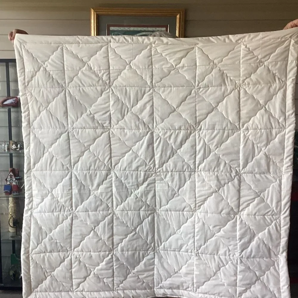 NWT Hand Crafted Gorgeous Shades of Purple, Cream and Gold Hydrangea Print Quilt